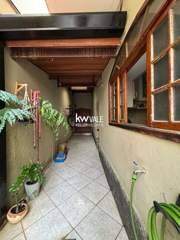 Casa a venda em localização privilegiada no Bosque dos Eucaliptos. - imagem 5