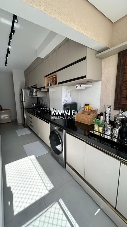 LINDO APARTAMENTO NO URBANOVA - PORTEIRA FECHADA - imagem 6