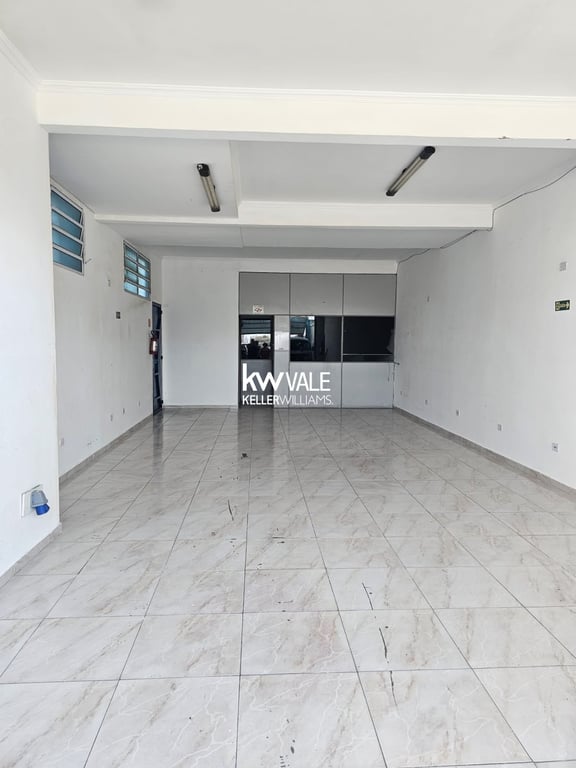 OPORTUNIDADE! Propriedade com 2 residências e 1 espaço comercial a venda.  - imagem 13