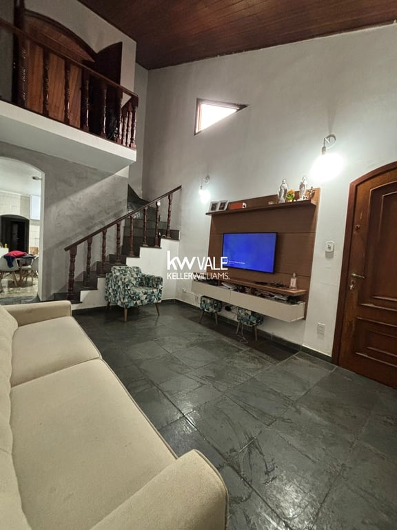 Casa a venda em localização privilegiada no Bosque dos Eucaliptos. - imagem 2