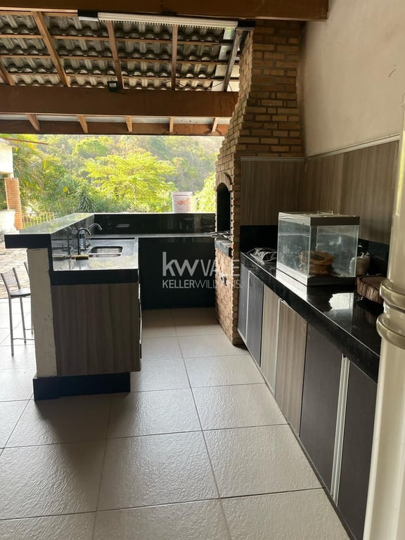 Excelente casa à venda de 250m² com área verde no bairro Capuava em São Jose dos Campos - imagem 3