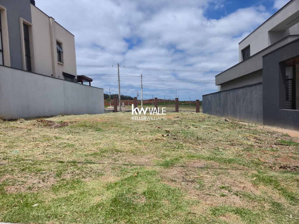 TERRANO PLANO EM CONDOMINIO FECHADO  - imagem 1