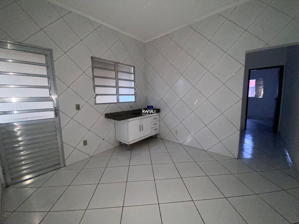 Casa com 2 dormitórios em boas condições no Bosque dos Eucaliptos! - imagem 6