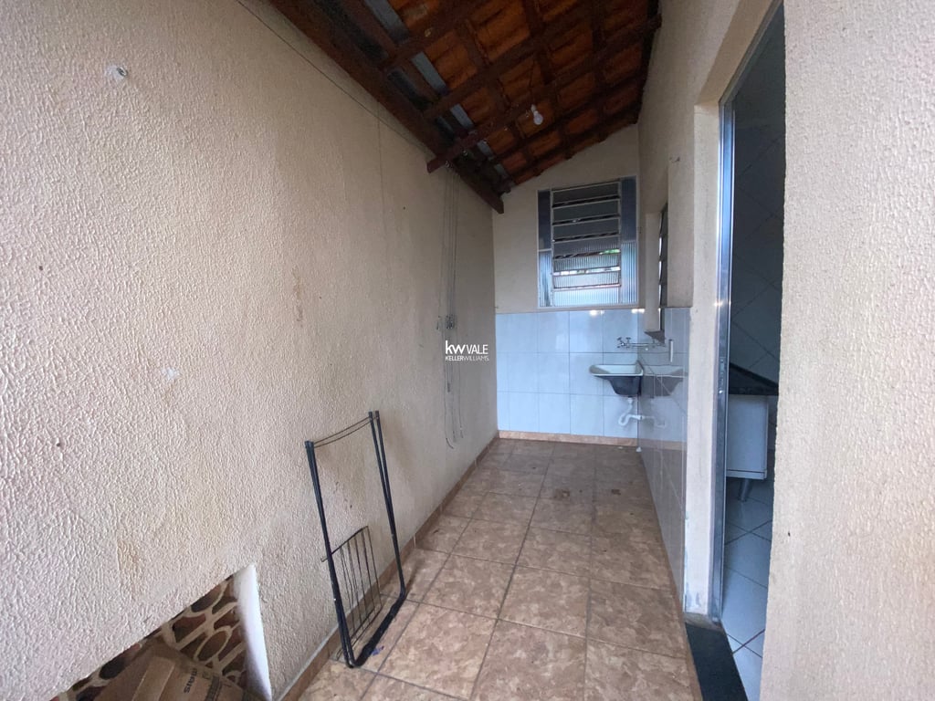 Casa com 2 dormitórios em boas condições no Bosque dos Eucaliptos! - imagem 10