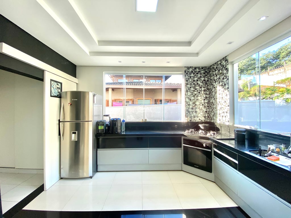 LINDA MANSÃO EM CONDOMINIO FECHADO E JACAREÍ - imagem 10
