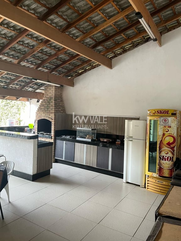 Excelente casa à venda de 250m² com área verde no bairro Capuava em São Jose dos Campos - imagem 2