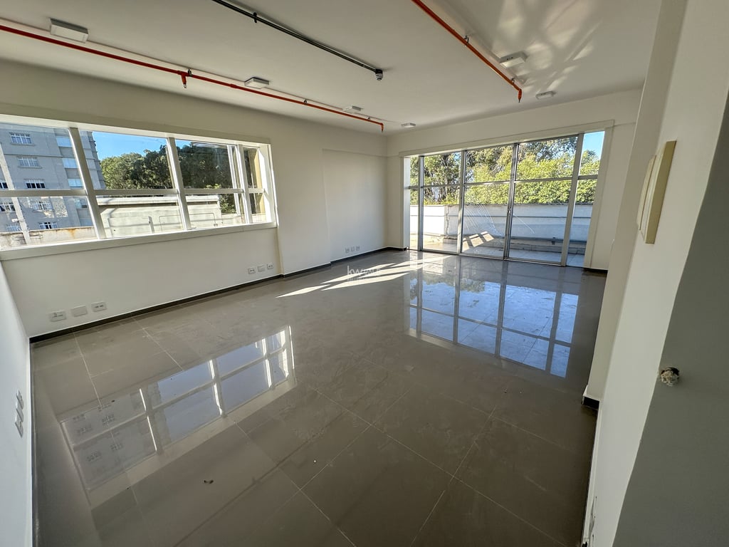 Andar inteiro em prédio comercial, 330m2 com área externa - imagem 8