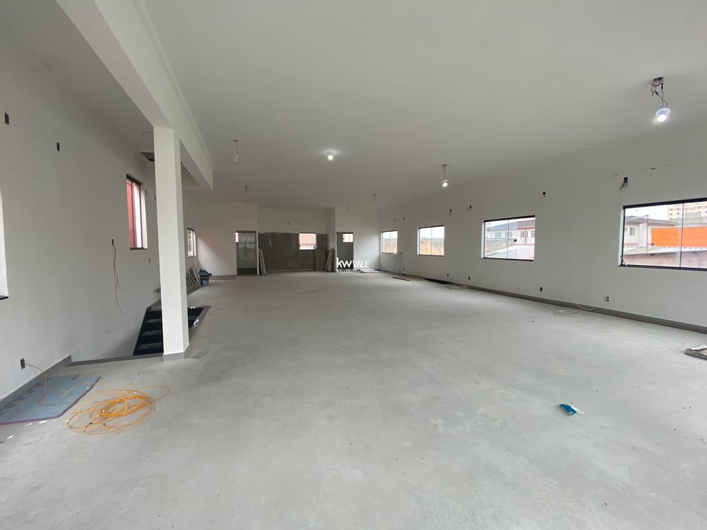 Espaço comercial grande e bem localizado no Jd. das Industrias - 1º Andar - imagem 4